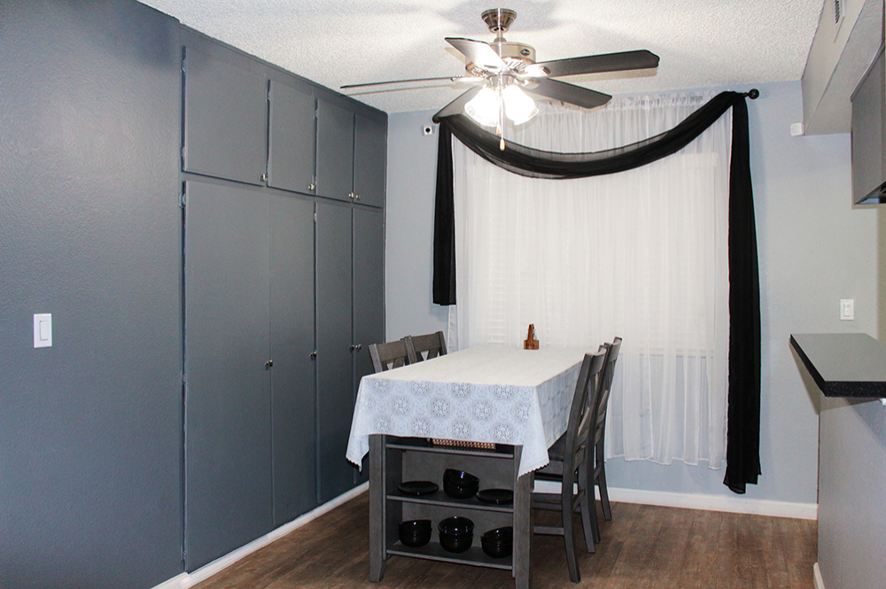 This 2 bed 2 bath 6 photo can be viewed in person at the Casa Del Sol Apartments, so make a reservation and stop in today.